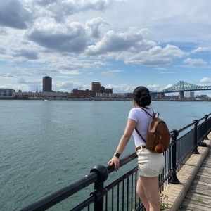 Meet your Posher, Daniela